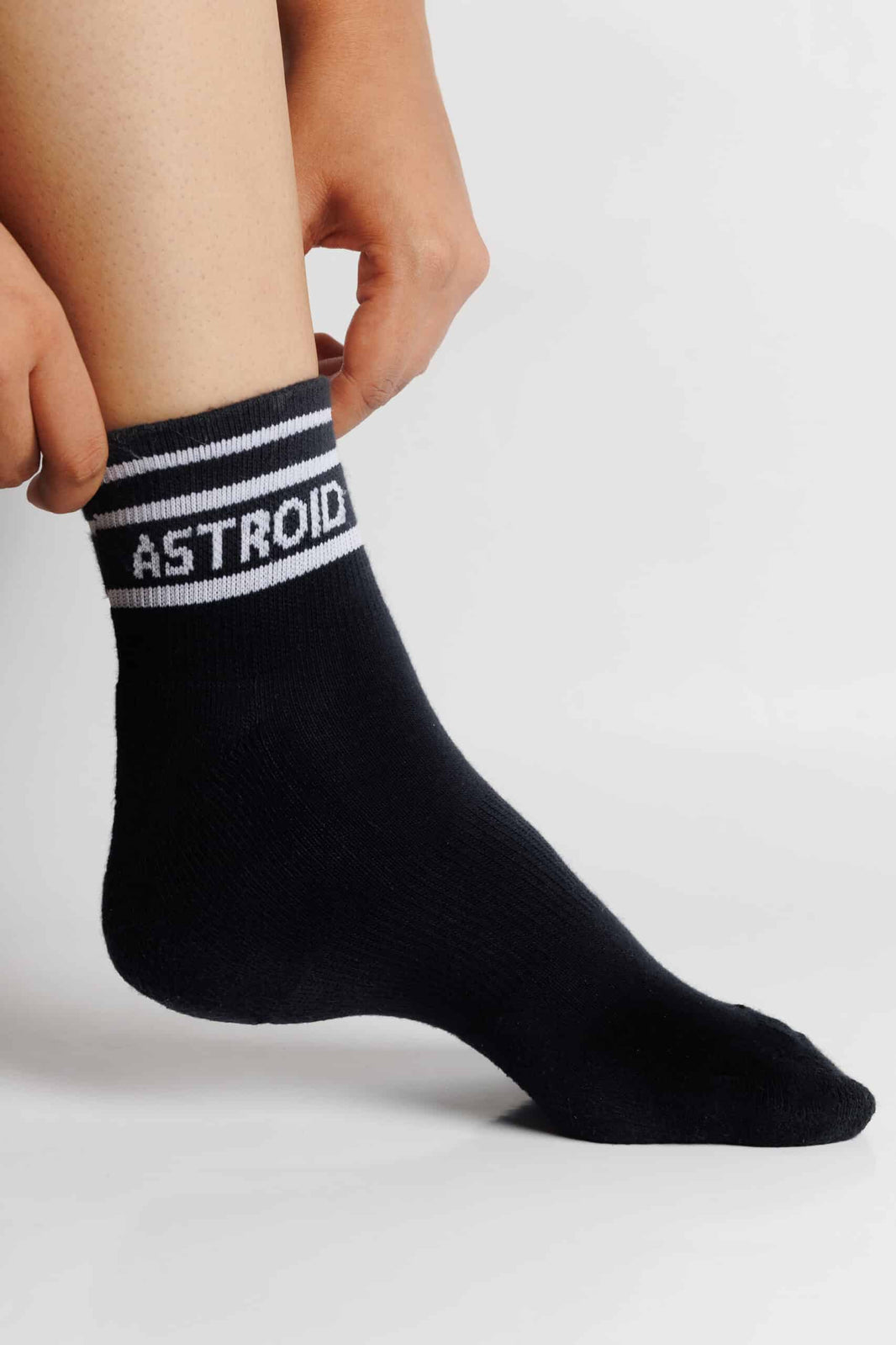 ASTROID STRIPED QUATER SOCKS